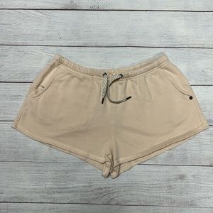 Vuori Sunnyside Shorts In Alabaster Light Pink Womens S